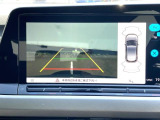 前後パーキングセンサー&リアビューカメラで、車庫入れも安心です。パーキングセンサーは音だけでなくモニターで接近情報を確認出来てより安心です。