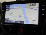 純正ナビを装備。タッチパネル式で使いやすく、お出かけもラクラクです。