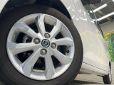 【純正14インチアルミホイール】外観にマッチした純正アルミホイールを装着しております。各種社外アルミホイールや、スタッドレスタイヤも取扱いしております。是非ご相談ください♪