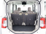 広々としたラゲージスペースを備えています。大きなものや長さのある荷物もしっかりと積み込めます。