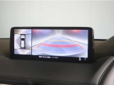 【360&deg;ビューモニター】駐車が苦手な方も、これがあれば安心です!狭い駐車場や花壇などがあって心配な駐車シーンでも、死角がなく安全が確保できます♪