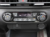 オートエアコンですので、車内を快適な空間に出来ます♪