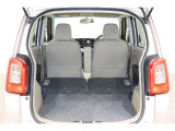 2列目シートを倒すと、広々としたラゲッジスペースが生まれます!大きな荷物や長い荷物も簡単に収納することができます!