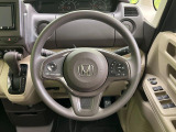 ステアリングも使用感が少なく、きれいな状態となっております♪