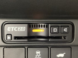 ハンドルの左下にETC2.0がついています。高速道路の料金所の通過も楽々です。 カードの取り出しもしやすい場所についています。