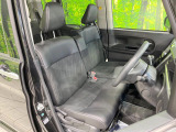 運転席シート廻りは使用感も少なく、良好な状態となっています。丁寧に使われていたことがよくわかりますね。