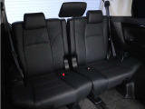 サードシートも広々とした空間をご用意しております!シートアレンジにて、快適スペースを作ることも可能となっております!アレンジパターンも豊富で、様々なシーンにご利用いただけます!