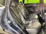 後部座席も気になるようなキズ・汚れやへたり等、大きなダメージはなく、良好な状態です。