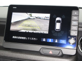 バックをするとき自動でリアの様子が映る『リアカメラ』付き!画面で確認しながらバックができますから安心ですね。でも、目視も大切ですよ!安全第一でお願いします!