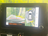 【パノラミックビューモニター】専用のカメラにより、上から見下ろしたような視点で360度クルマの周囲を確認することができます☆死角部分も確認しやすく、狭い場所での切り返しや駐車もスムーズに行えます。