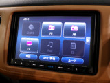 CD、DVD、Bluetooth、AM、FM、AUX、スマートフォン接続ができます。