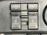 【両側パワースライドドア】スマートキーや運転席のスイッチで後席両側スライドドアの開閉が可能♪電動だから力を入れてドアを開ける必要が無く、小さなお子様でも簡単に開け閉めでき快適です♪