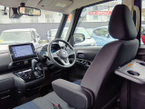 『日産神奈川Carスクエア湘南台展示場で実車をご覧ください!』 ※掲載車両の在庫状況確認・来店のご予約等、お気軽に私共までご相談ください。◎お問合わせへの回答は営業日(火/水曜休)のみの対応となります