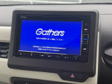 インテリアに馴染む純正ナビがついております。Honda自慢のインターナビは渋滞情報だけでなく天気情報、災害情報、安否情報など多彩な情報をご提供するHonda独自の「通信型ナビ」となっております。