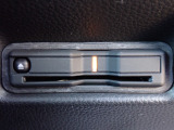 ■【ETC車載器】が装備されています。セットアップをしてお渡しとなり、ETCカードを差し込むだけで高速道路の利用が可能です。