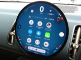 Apple CarPlayやAndroid Autoなど様々なアプリケーションがインストールされています!