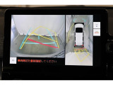 車両を上から見たような映像表示するパノラミックビューモニター付き!