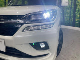 【LEDヘッドライト】悪天候や夜間走行時も良好な視界を確保し安心して運転できる高輝度LEDヘッドライトを装備!点灯速度が早く、消費電力も抑えられています。