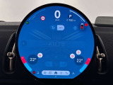 唯一無二の最先端の有機ELテクノロジーが採用された大型の円形センターディスプレイ