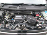 エンジンルームもまだまだ綺麗です!オイル交換や車検などもぜひお任せください!