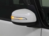 サイドターンランプ付きドアミラーです。