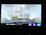 バックカメラの画像です。ガイドラインがスムースな車庫入れをサポートいたします。車庫入れの安心感がアップしますね。