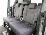 ゆとりある広々とした車内空間は、ドライブを始め買い物やレジャーなど、幅広く活躍します。一人でもみんなとでもお出かけを楽しみましょう!