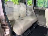 後部座席も気になるようなキズ・汚れやへたり等、大きなダメージはなく、良好な状態です。