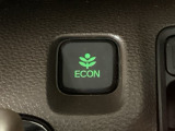 ★ECONスイッチ★ エコドライブを加速しよう!スイッチをONにすると、運転の仕方によるロスを抑え込み燃費をよくするようクルマが頑張ります(*^ー^*)燃費向上にチャレンジ♪