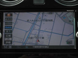 ★メモリーナビはタッチパネル式で簡単操作。TVもフルセグで、音楽録音やDVDも再生OKですので、映画や音楽も楽しめます。お好きな音楽を聞きながらドライブをお楽しみ下さい♪