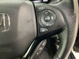 ハンドルにHondaセンシング系のクルーズコントロールやレーンキープアシストなどのスイッチが装備されています。ハンドルから手を離さず安全に操作できます。