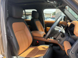 運転席はドライバーをしっかり包み込むように設計されており、長時間のドライブも問題御座いません。また大きな傷や、汚れなどなく綺麗な状態で入庫しています。