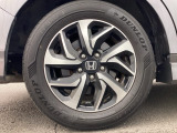 純正アルミホイールです。足元が引き立つので、車全体のイメージがアップしますよ!