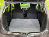 後席を格納すると、これだけの広さが!シーンに合わせたシートアレンジで、大きな荷物も積むことが出来ます♪