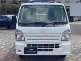 お車をご購入後は、1度車検と同じくらい細かい点検をします☆その中でオイル交換や消耗した部品のチェック、必要であれば、交換を行います☆納車時は安心ですね☆(^^)