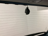 後方にもドライブレコーダーのカメラが付いています。前後両方でお車の周りを監視・記録いたします。
