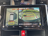 パノラミックビューモニターで、後方と全体を確認しながら安心して駐車することができます