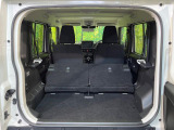 後席を格納すると、これだけの広さが!シーンに合わせたシートアレンジで、大きな荷物も積むことが出来ます♪