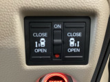 【両側パワースライドドア】両側がパワースライドドアになっており、運転席のスイッチやスマートキーでも開閉が可能です!開口部も広いので乗り降りも楽々♪
