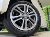 【純正○○インチアルミホイール】外観にマッチした純正アルミホイールを装着しております。各種社外アルミホイールや、スタッドレスタイヤも取扱いしております。是非ご相談ください♪