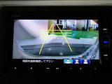 バックも安心のリアカメラ付いています。リアカメラがあると、いつでも安全にバックできますね。死角も減ります。3ビュー切り替え、ガイド線表示なので便利です。