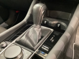 アクセルペダルを踏み込む量や速さに応じて変速パターンを適切に制御し、人馬一体の運転感覚を発揮してくれる6速オートマ!