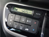 ◆オートエアコン装備◆ お好みの温度を設定をするだけで、後は、自動で風量を調節してくれます!快適にドライブが楽しめます。