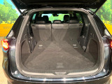 後席を格納すると、これだけの広さが!シーンに合わせたシートアレンジで、大きな荷物も積むことが出来ます♪