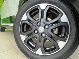 【純正15インチアルミホイール】外観にマッチした純正アルミホイールを装着しております。各種社外アルミホイールや、スタッドレスタイヤも取扱いしております。是非ご相談ください♪