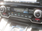 左右独立エアコン☆運転席と助手席で別々の温度設定ができ快適です☆