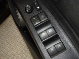 電動格納式ドアミラー・パワーウインドウを装備しています。