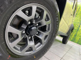 【純正15インチアルミホイール】外観にマッチした純正アルミホイールを装着しております。各種社外アルミホイールや、スタッドレスタイヤも取扱いしております。是非ご相談ください♪