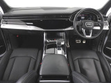 Audiのインテリアはエクステリア同様、優れたデザイン性とクオリティ、そして機能性を兼ね備えております。