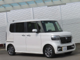 当社元デモカー『N-BOXカスタム ベースグレード』入荷しました☆彡ボディカラーは『プラチナホワイトパール』です!!ホンダセンシング、リアカメラ等、充実装備で安全性も高いお薦めの一台です!